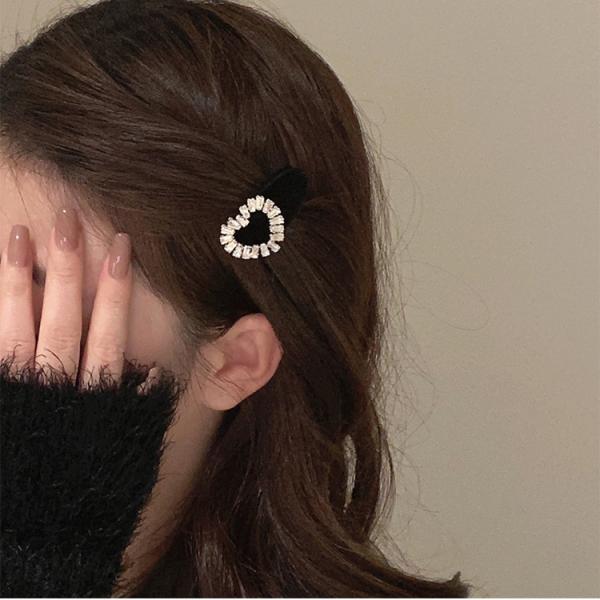 Velvet Diamond Square Hair Clip
