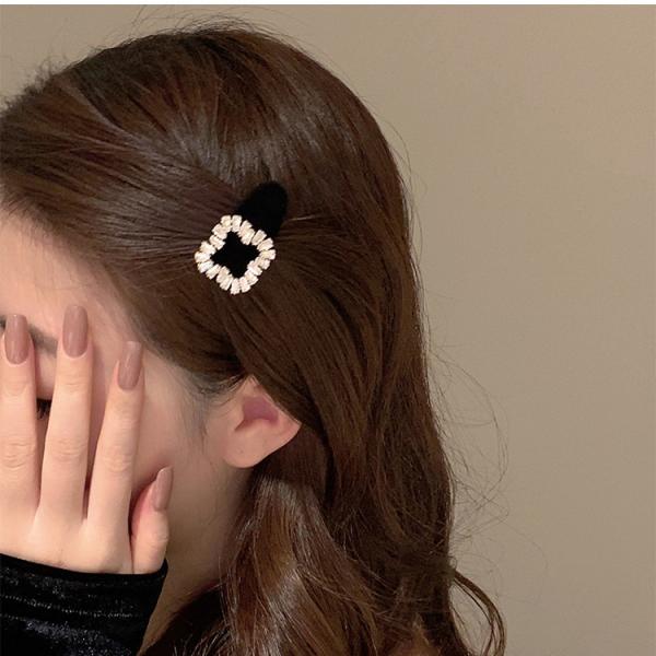 Velvet Diamond Square Hair Clip