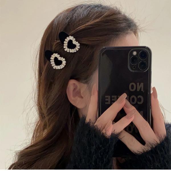 Velvet Diamond Square Hair Clip